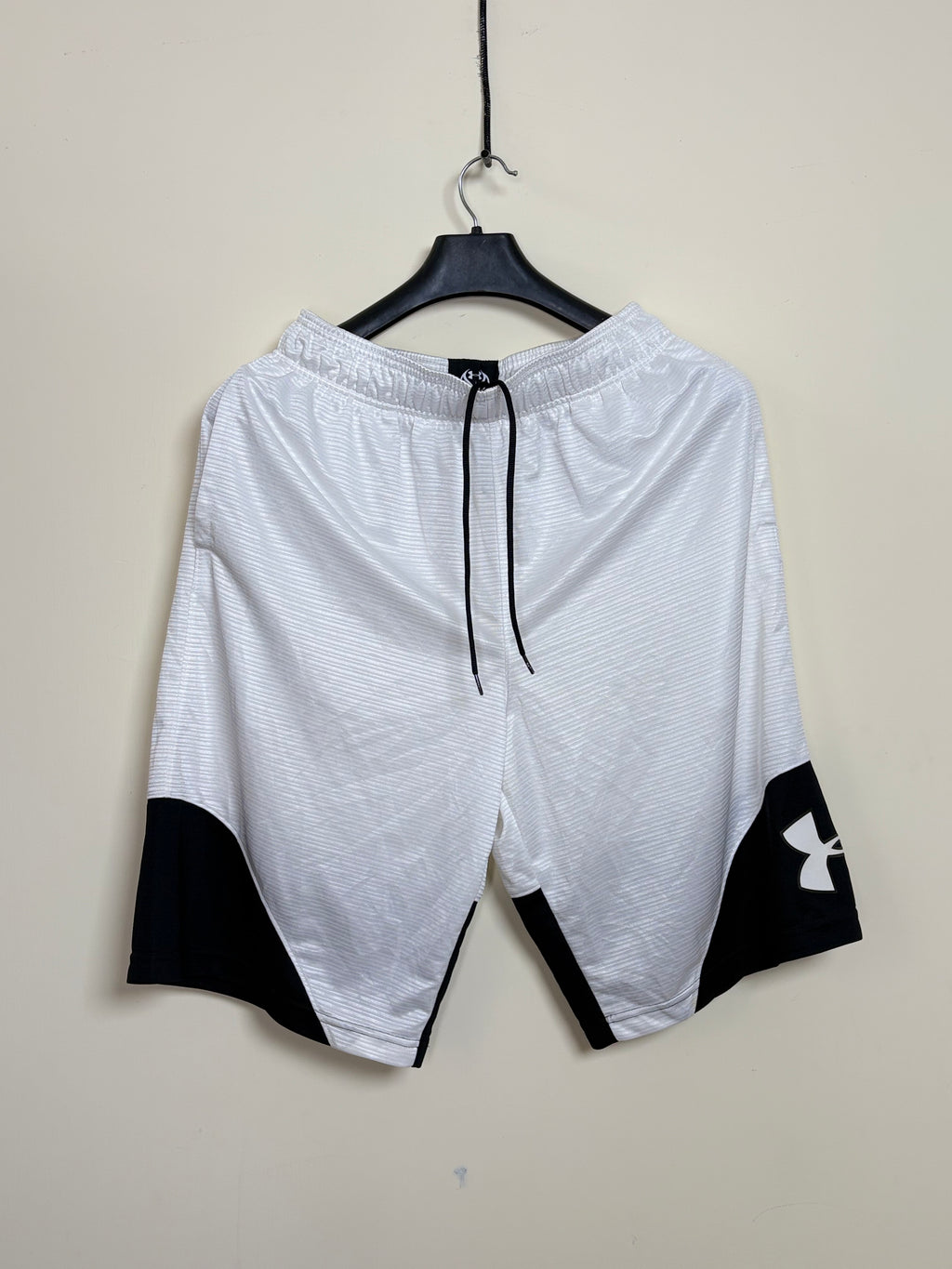 Under Armour Men's HeatGear Athletic Shorts - White with Contrast Black Hem & Logo