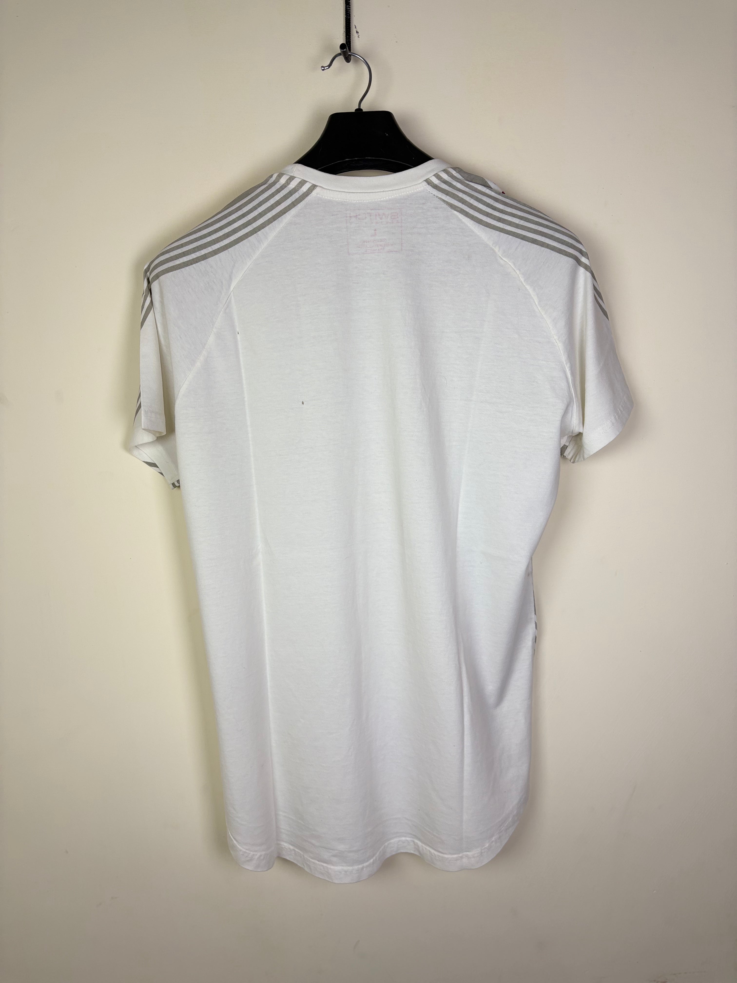 Switch Remarkable Men's Bitcoin "Billionaires Club" Graphic T-Shirt - White & Metallic Red