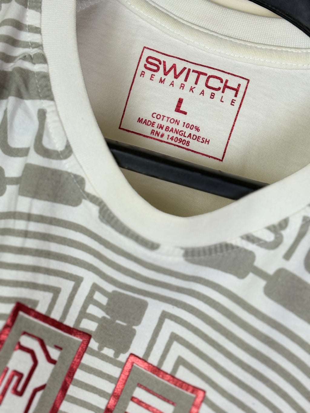 Switch Remarkable Men's Bitcoin "Billionaires Club" Graphic T-Shirt - White & Metallic Red