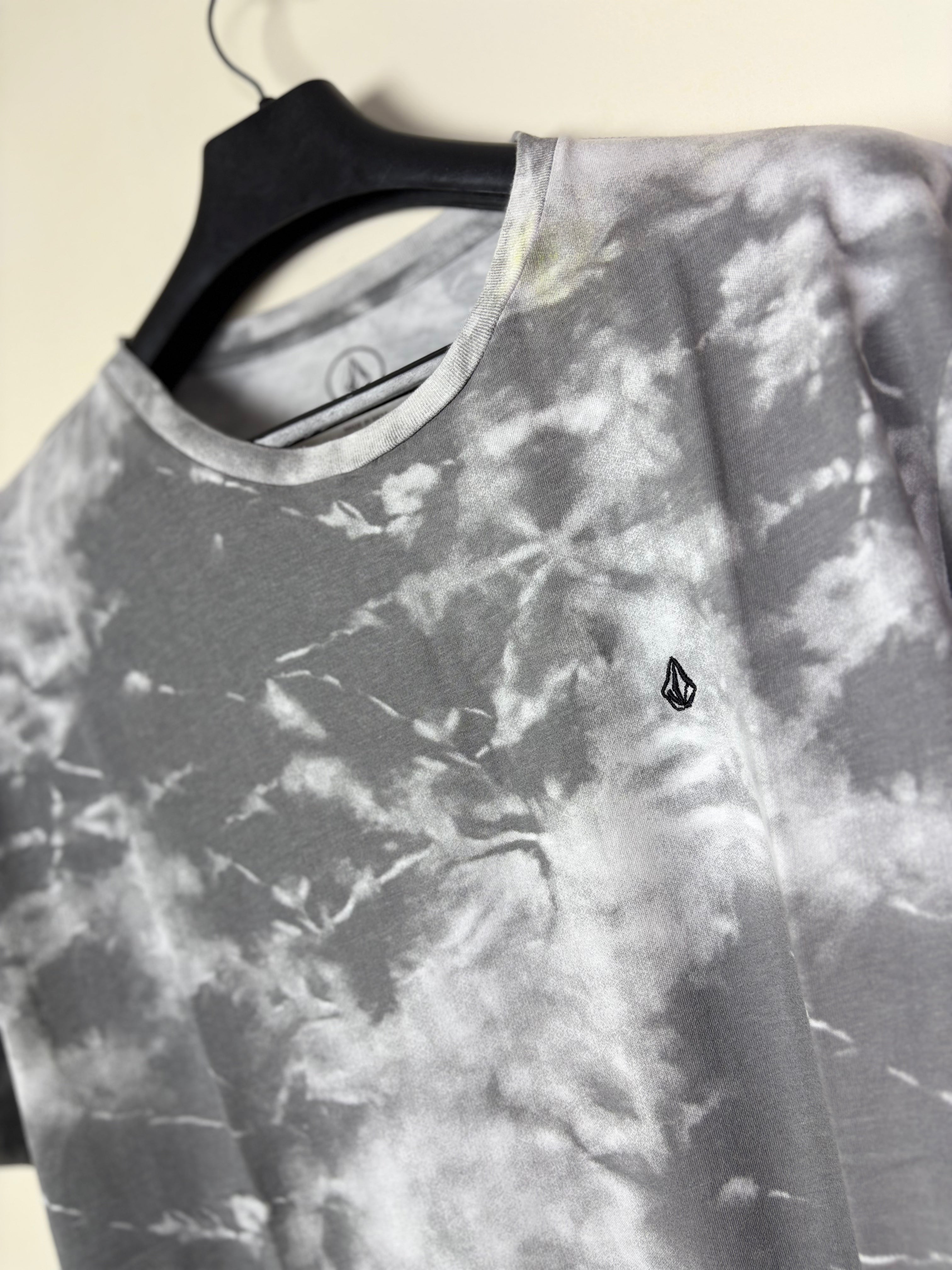 Volcom Men's Stone Logo Graphic T-Shirt - Gray & White Acid Wash / Tie-Dye Finish