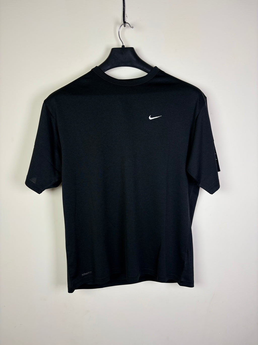 Nike Men's Dri-FIT Performance Graphic Sleeve Training T-Shirt - Black