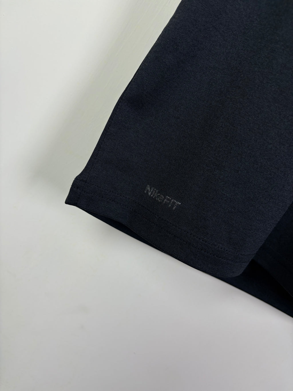 Nike Men's Dri-FIT Performance Graphic Sleeve Training T-Shirt - Black