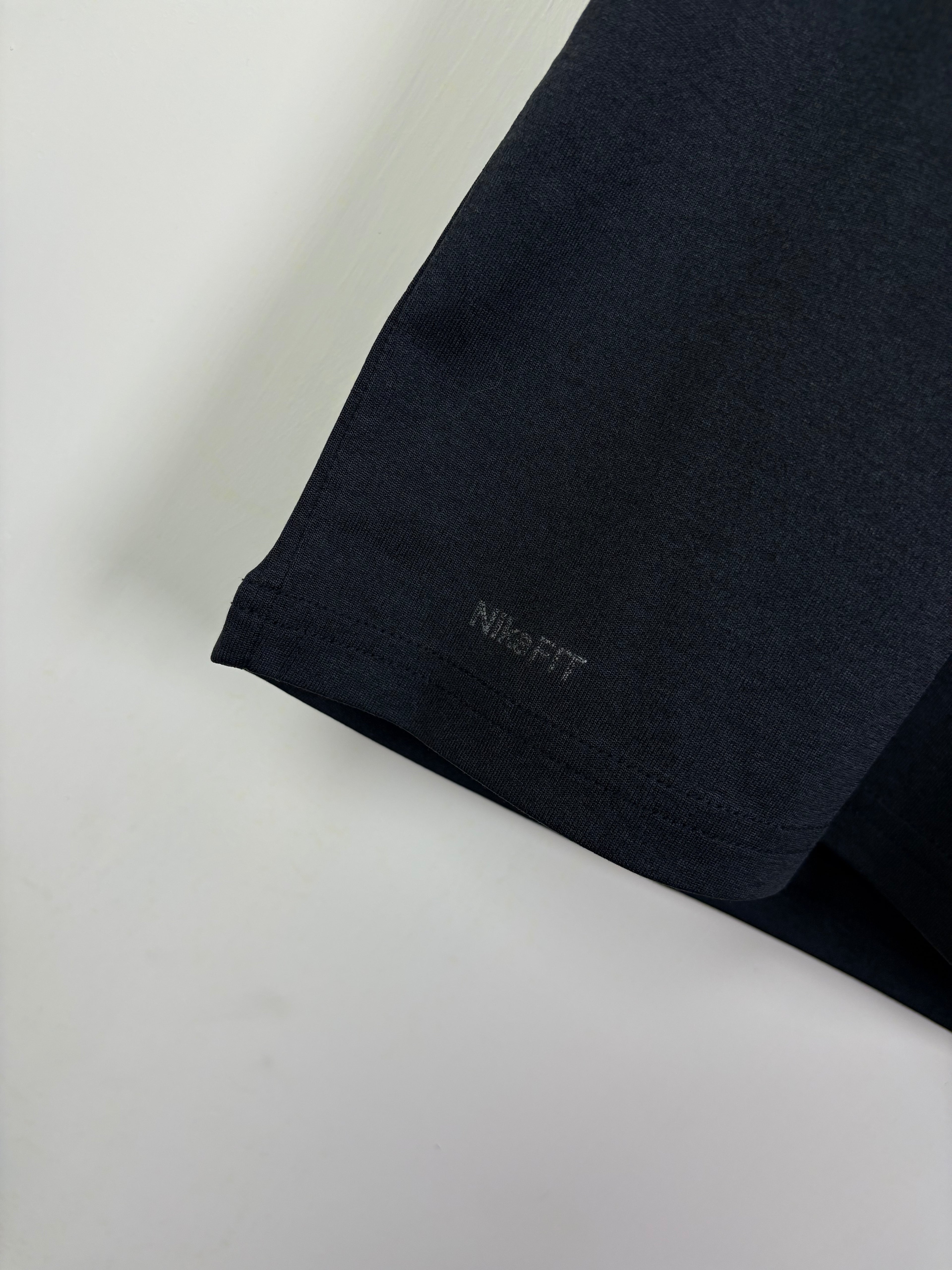 Nike Men's Dri-FIT Performance Graphic Sleeve Training T-Shirt - Black