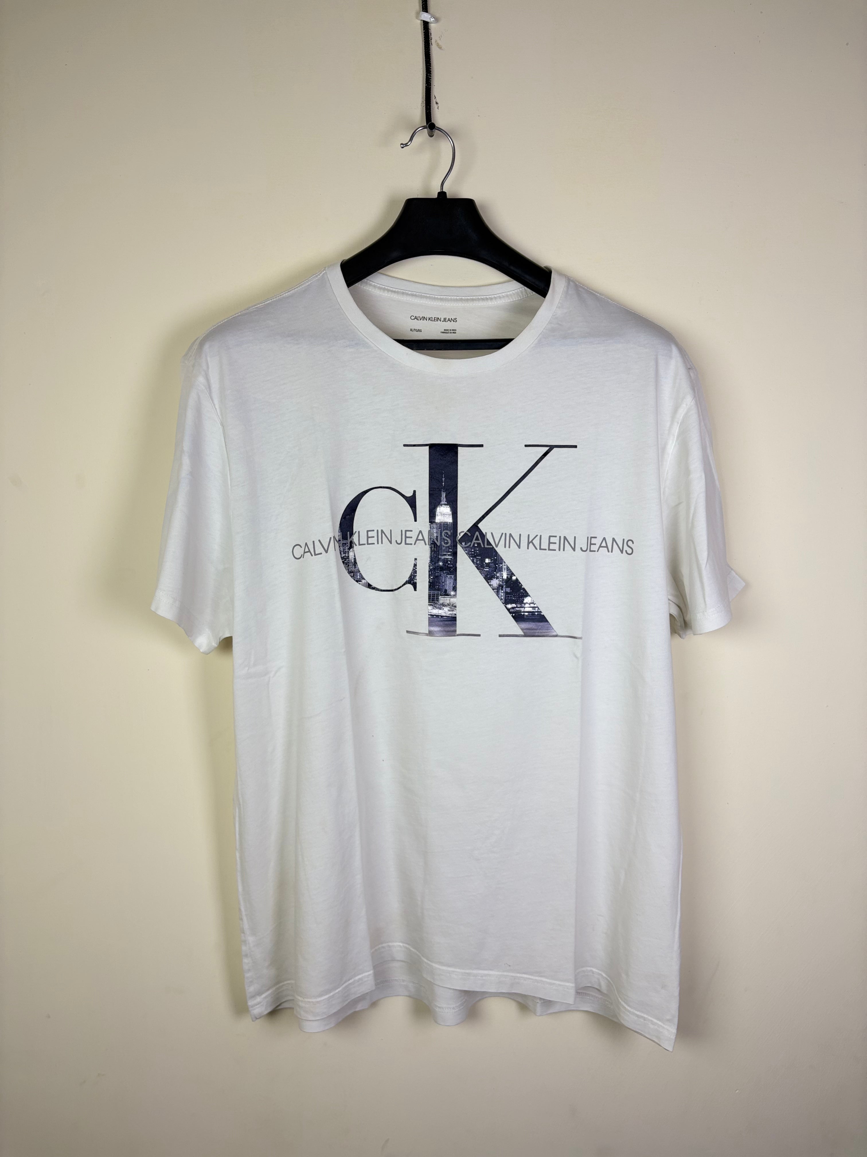 Calvin Klein Jeans Men's NYC Skyline Monogram Logo T-Shirt - White