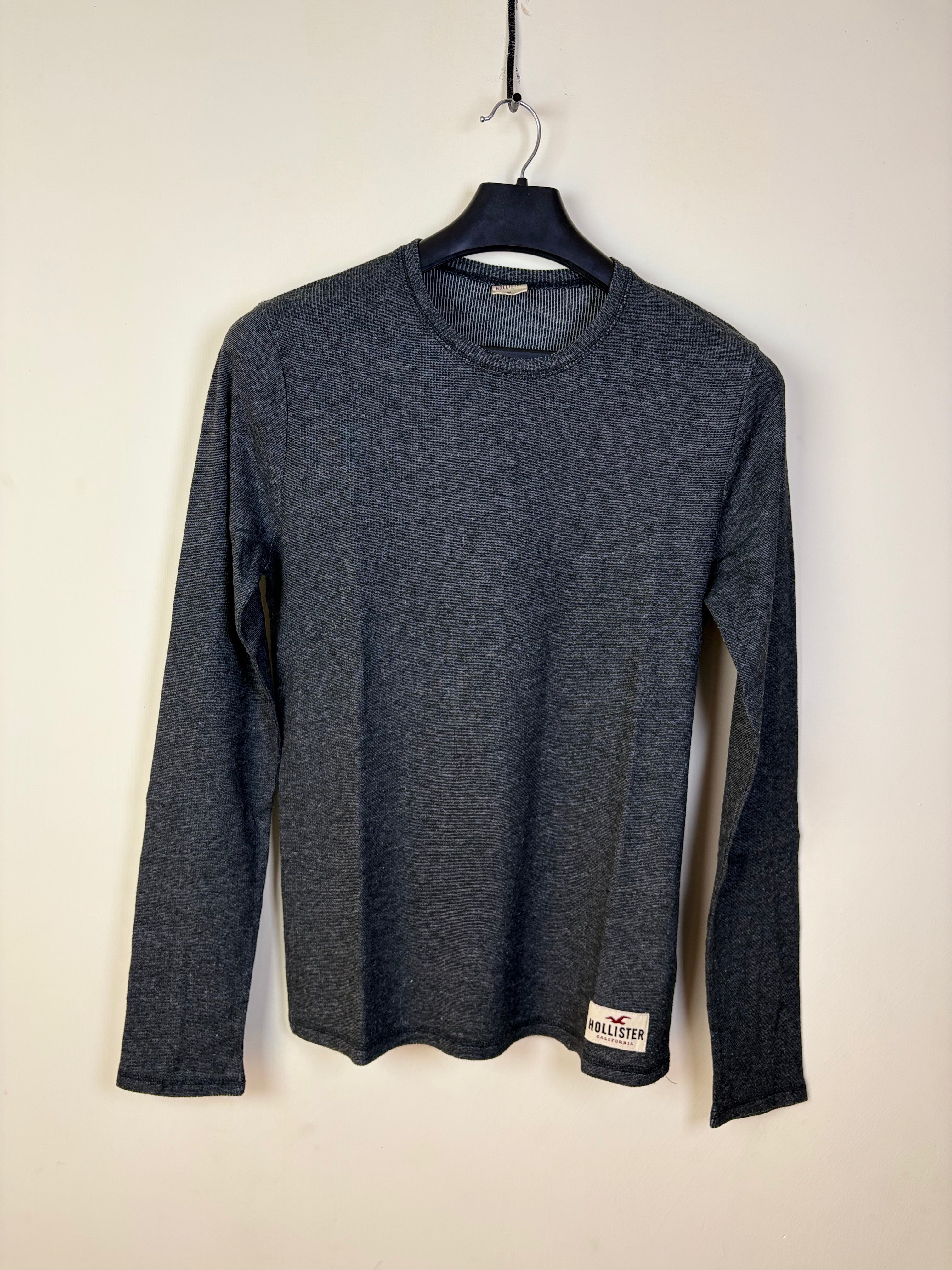Hollister Men's Long-Sleeve Textured Crewneck T-Shirt - Charcoal Grey
