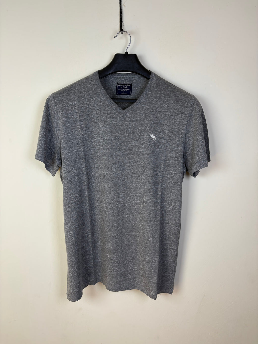 Abercrombie & Fitch Men's Signature Icon V-Neck Tee - Heather Grey