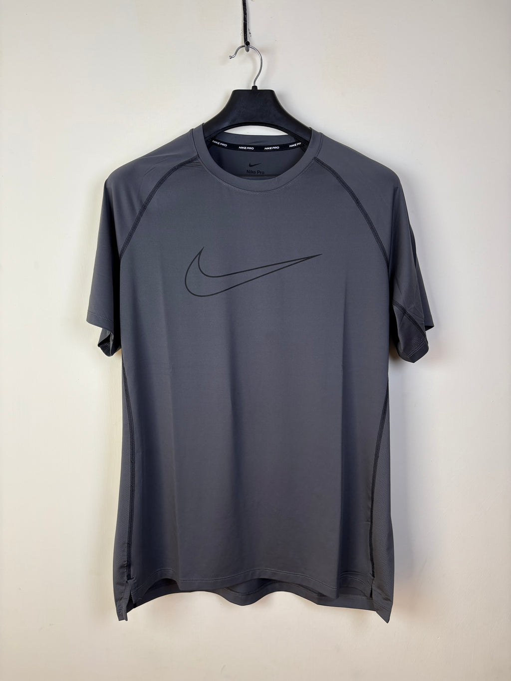 Nike Men's Dri-FIT Slim Fit Performance Training T-Shirt