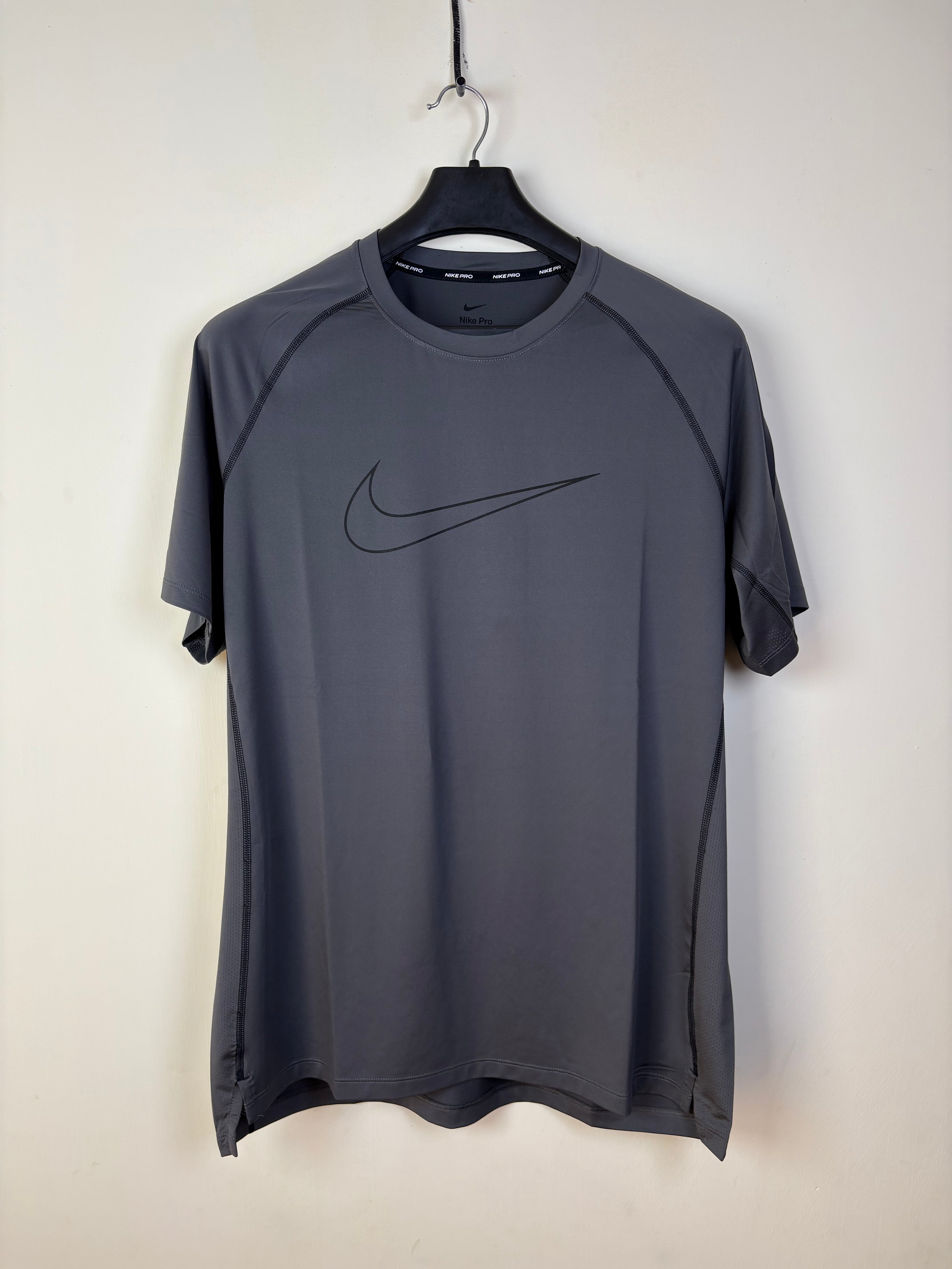 Nike Men's Dri-FIT Slim Fit Performance Training T-Shirt