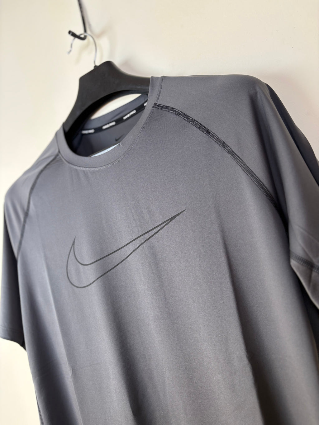 Nike Men's Dri-FIT Slim Fit Performance Training T-Shirt