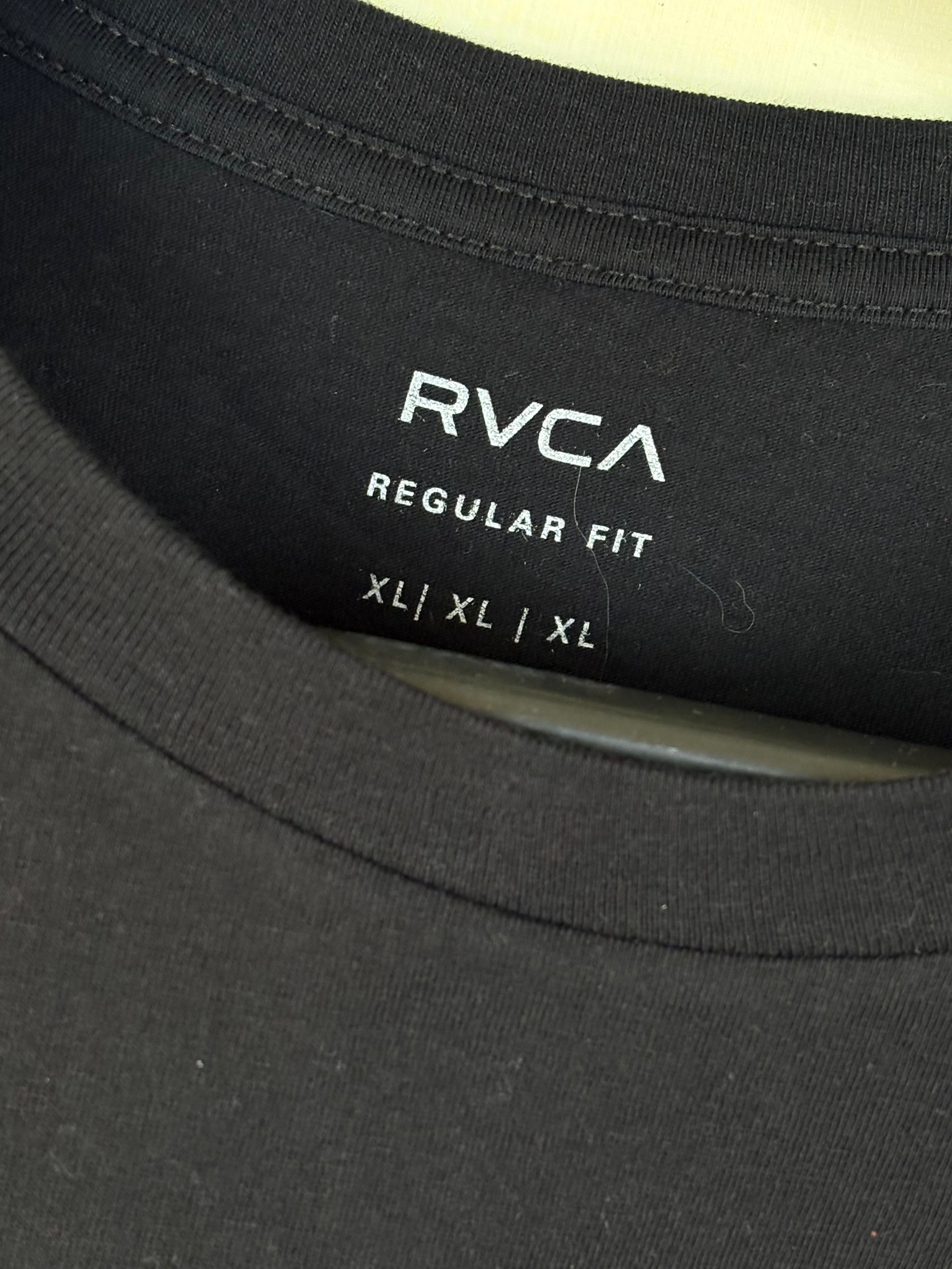 RVCA Men's Split Graphic Regular Fit T-Shirt - Black (XL)