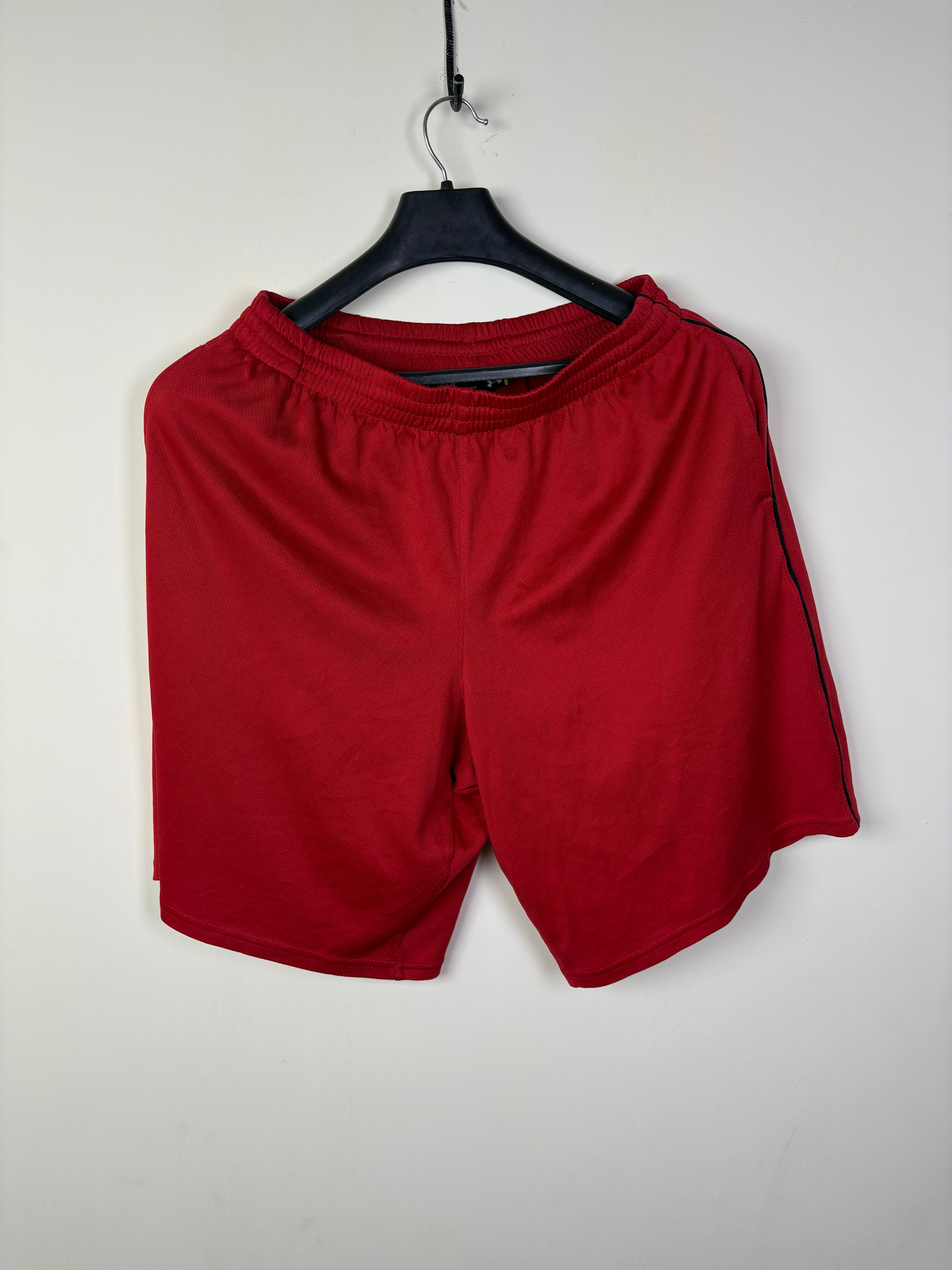 Under Armour HeatGear Red Training Shorts - Size Large
