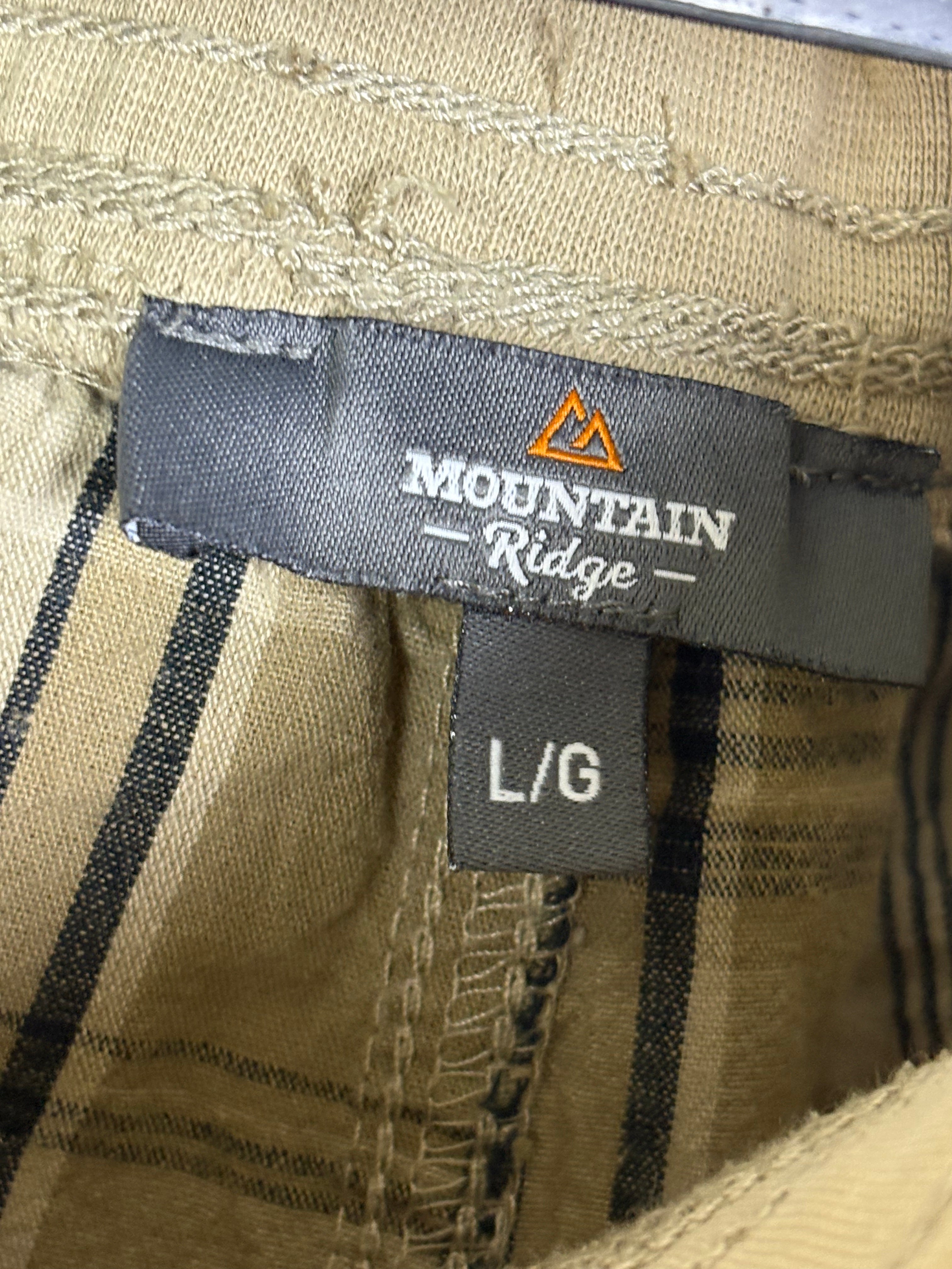 Mountain Ridge Khaki Plaid Casual Shorts - Size Large