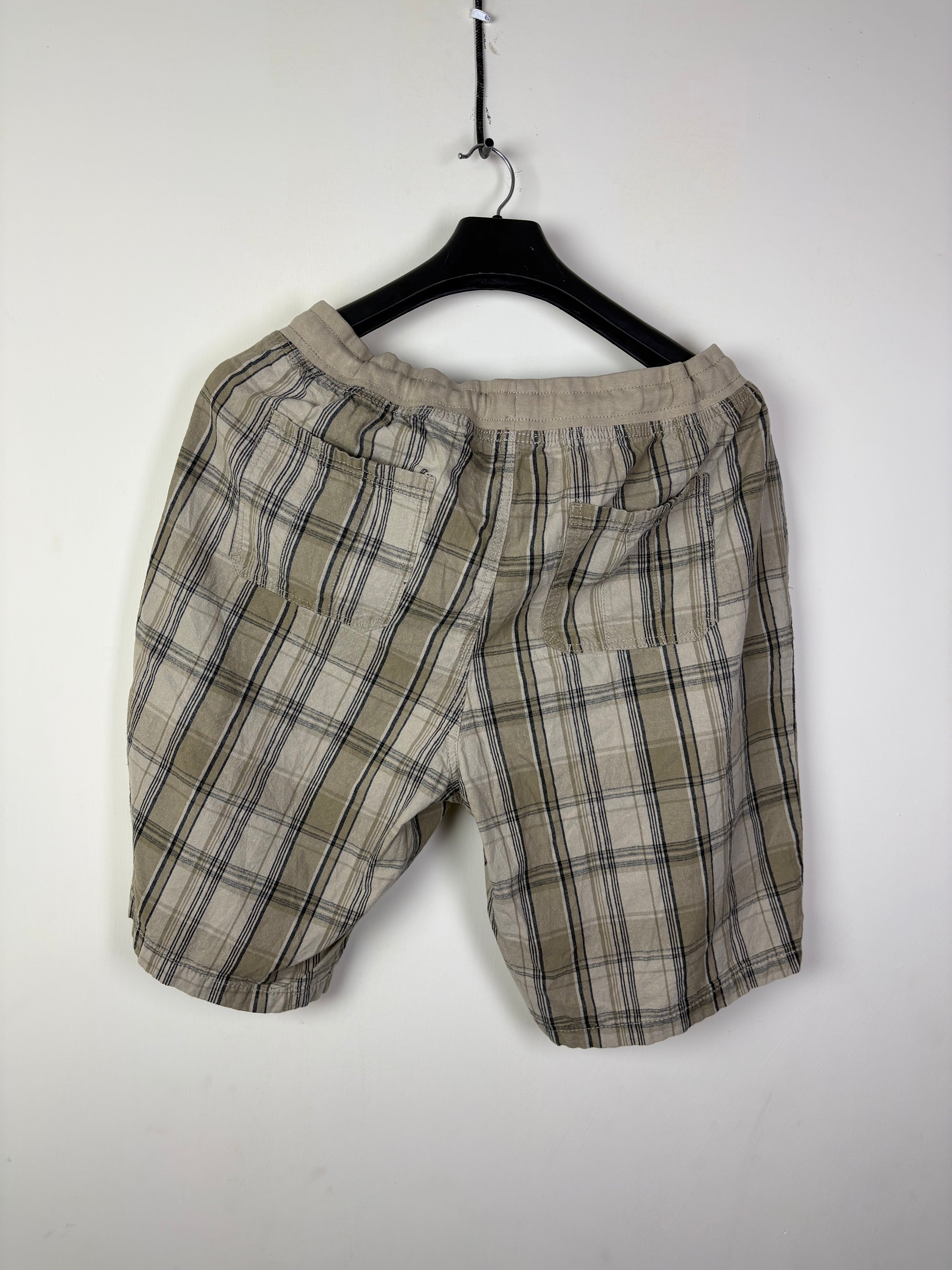 Mountain Ridge Khaki Plaid Casual Shorts - Size Large