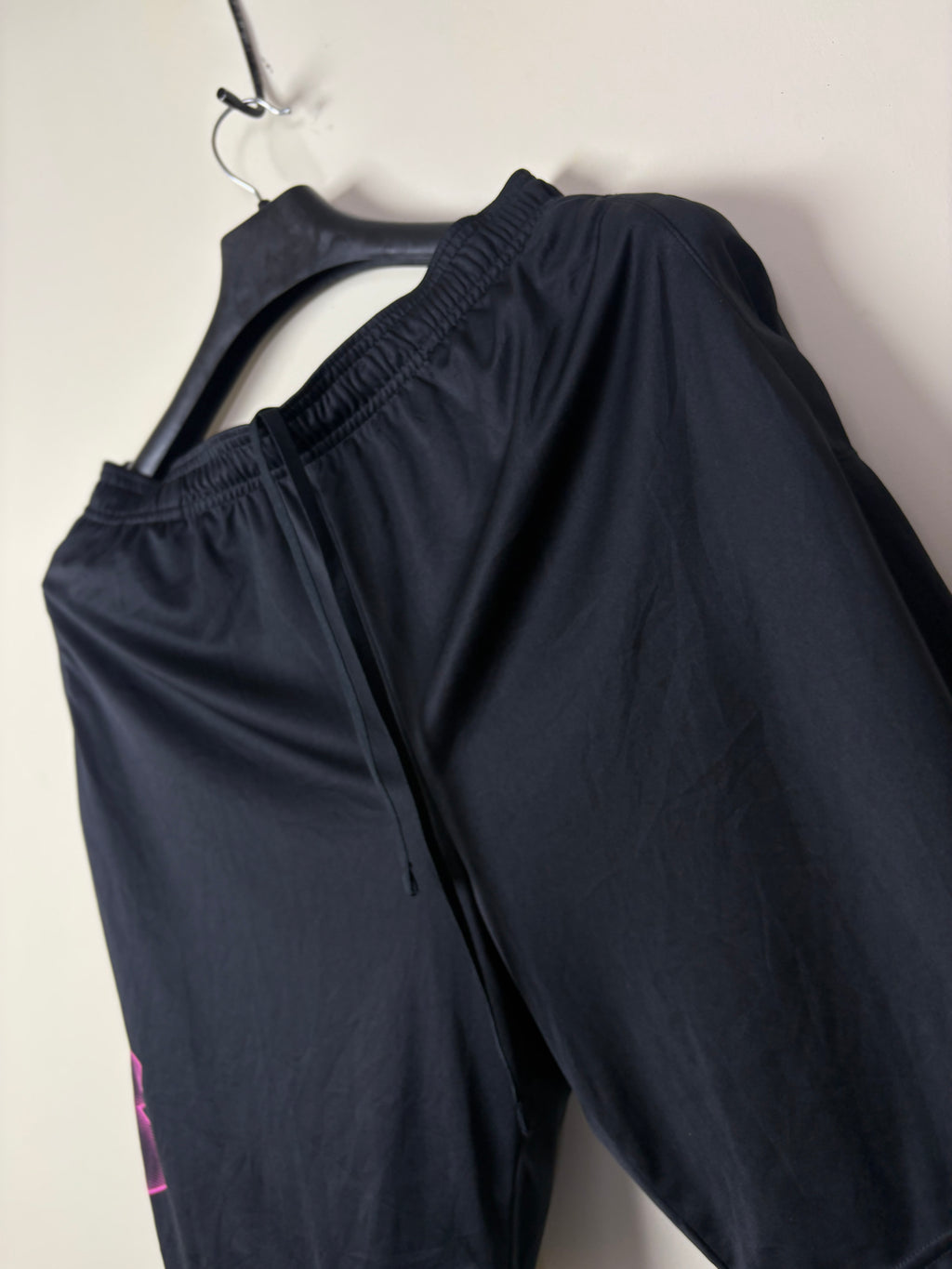 Under Armour HeatGear Loose Fit Training Shorts Black/Pink - Size Large