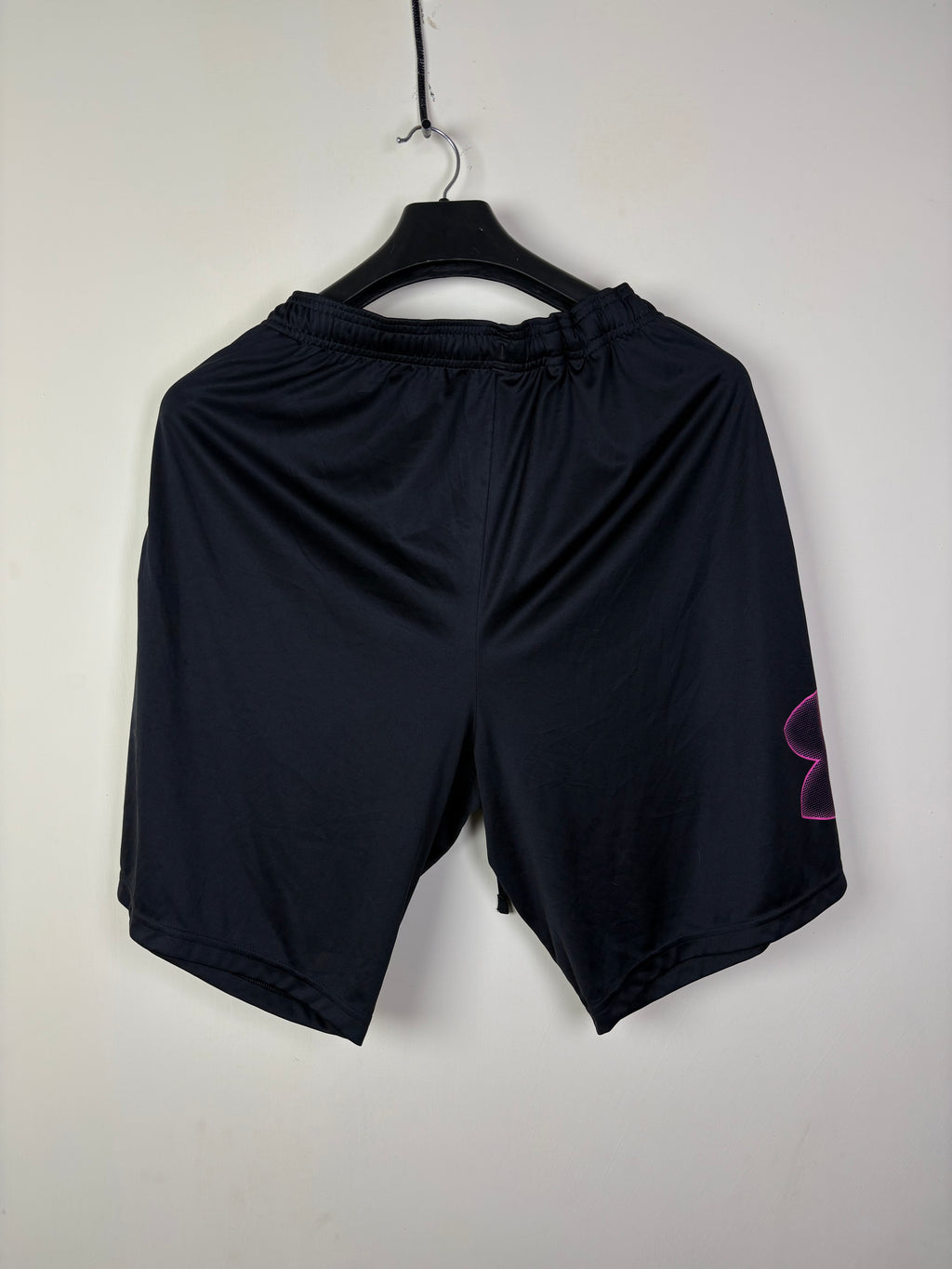 Under Armour HeatGear Loose Fit Training Shorts Black/Pink - Size Large