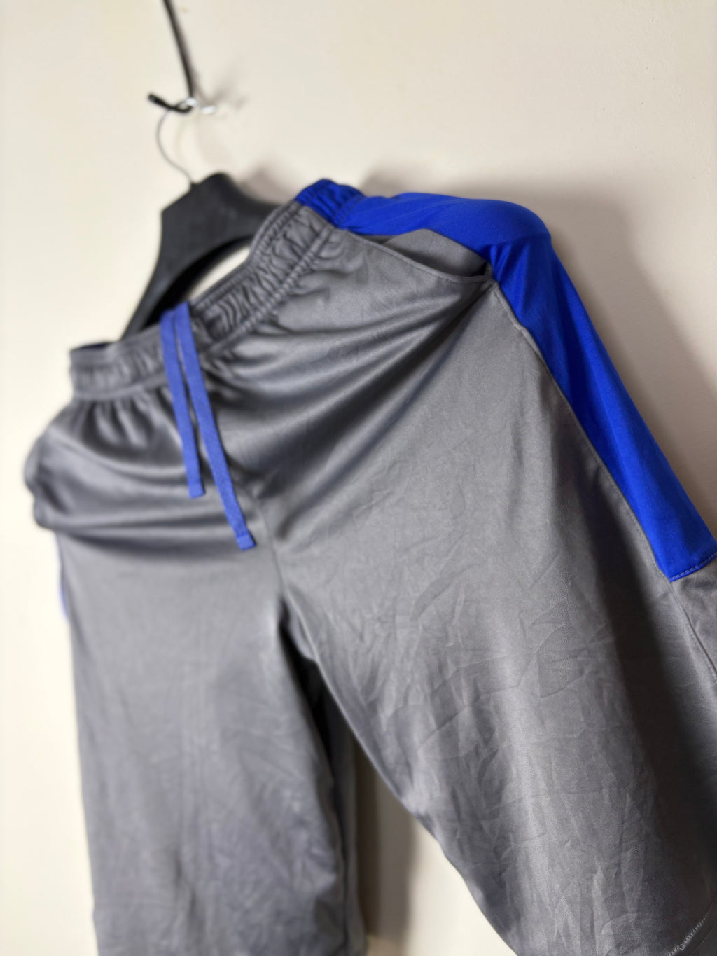 Under Armour Youth Loose Fit Two-Tone Training Shorts Grey/Blue - Size YLG