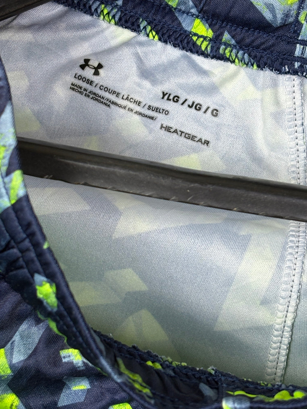 Under Armour HeatGear Youth Loose Fit Graphic Training Shorts - Size YLG