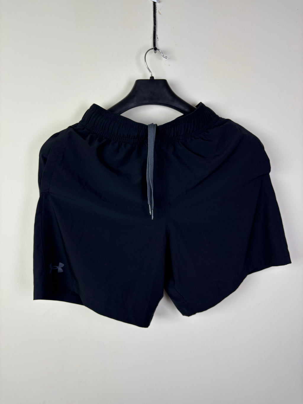 Under Armour Men's Black Loose-Fit Performance Training Shorts - Size Small