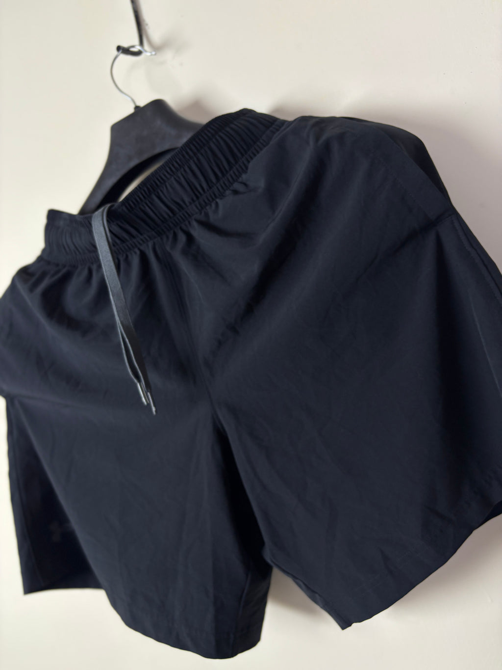 Under Armour Men's Black Loose-Fit Performance Training Shorts - Size Small