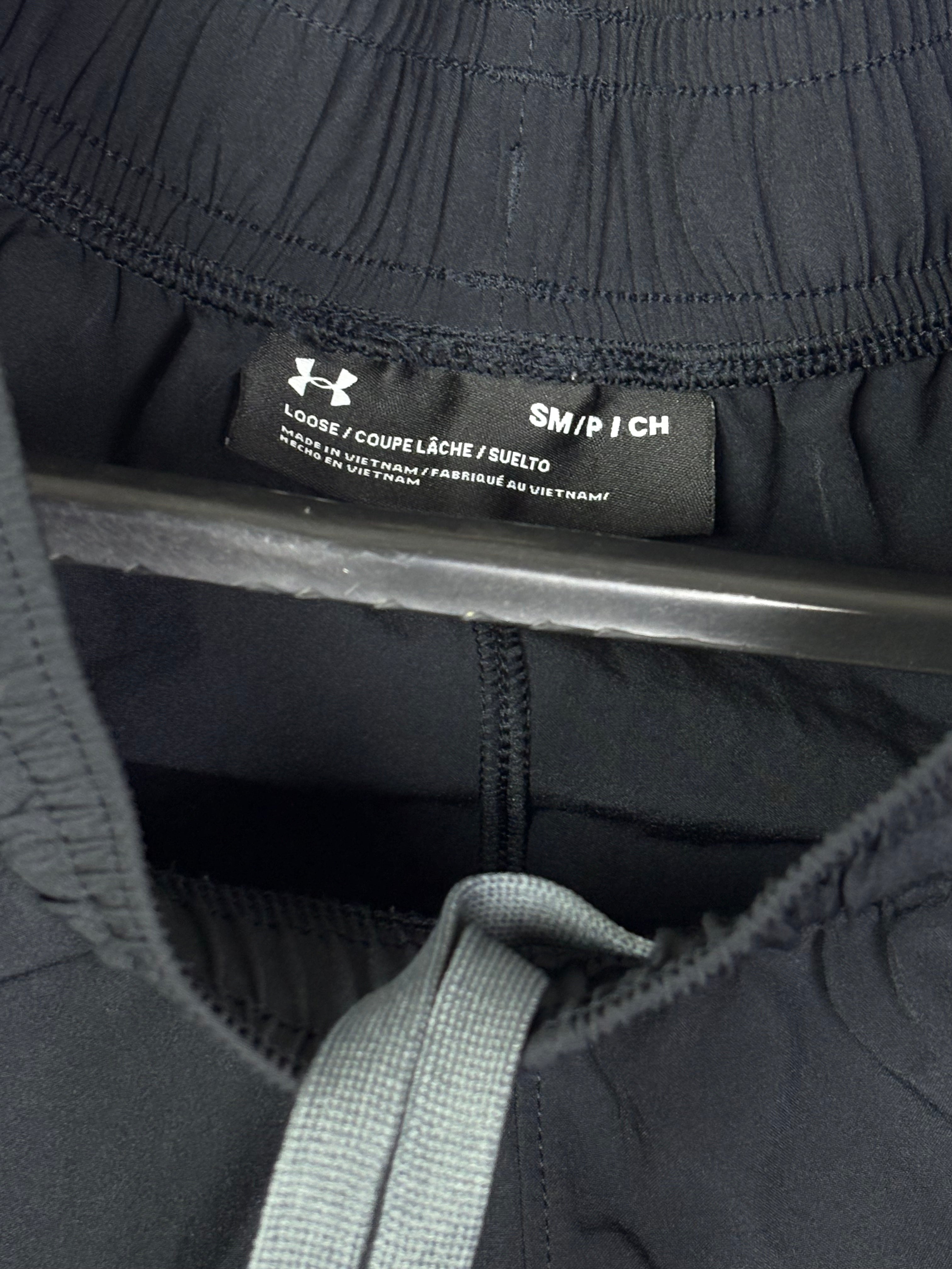 Under Armour Men's Black Loose-Fit Performance Training Shorts - Size Small