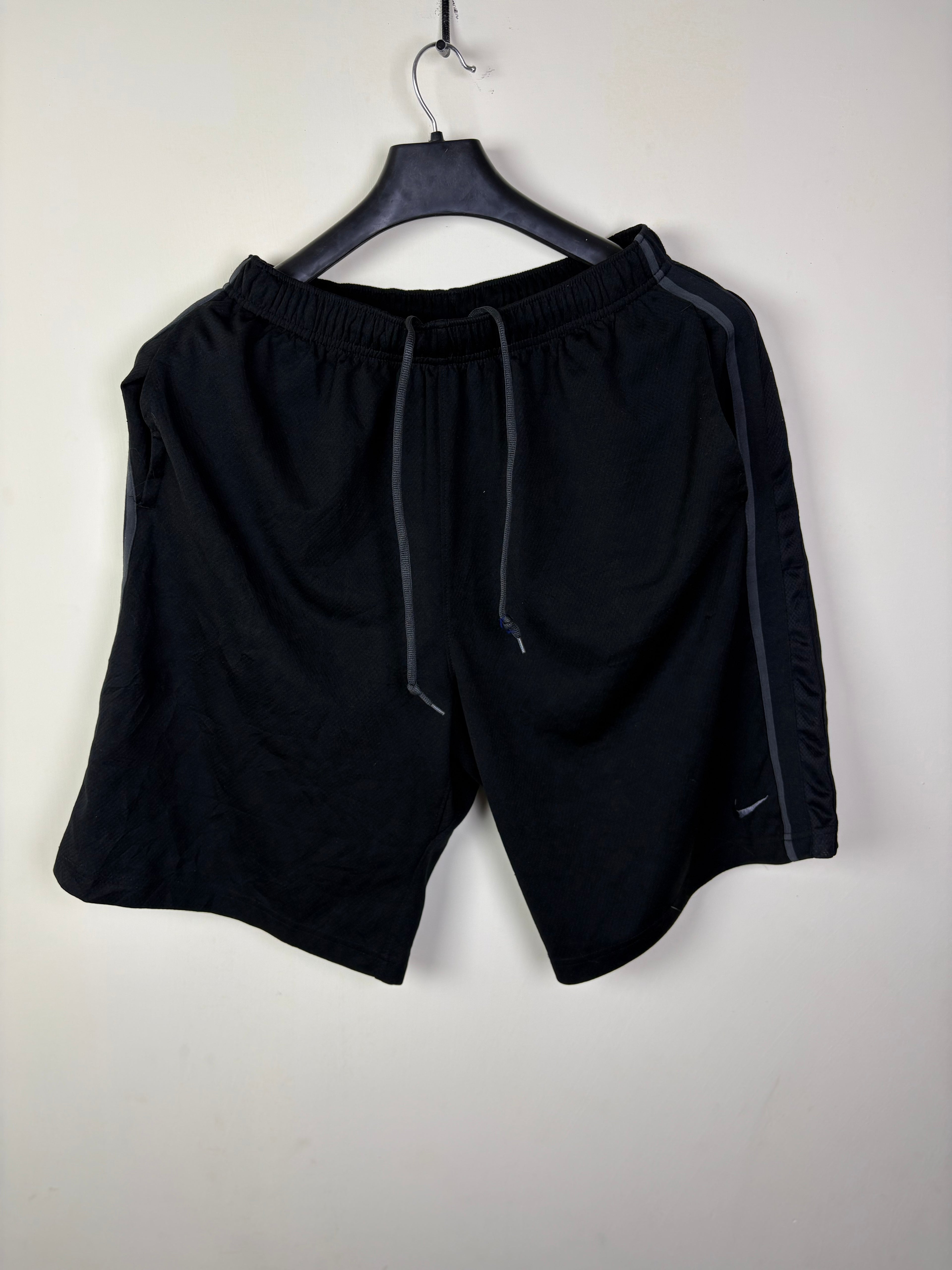 Nike Men's Dry-FIT Side-Stripe Training Shorts - Black/Anthracite