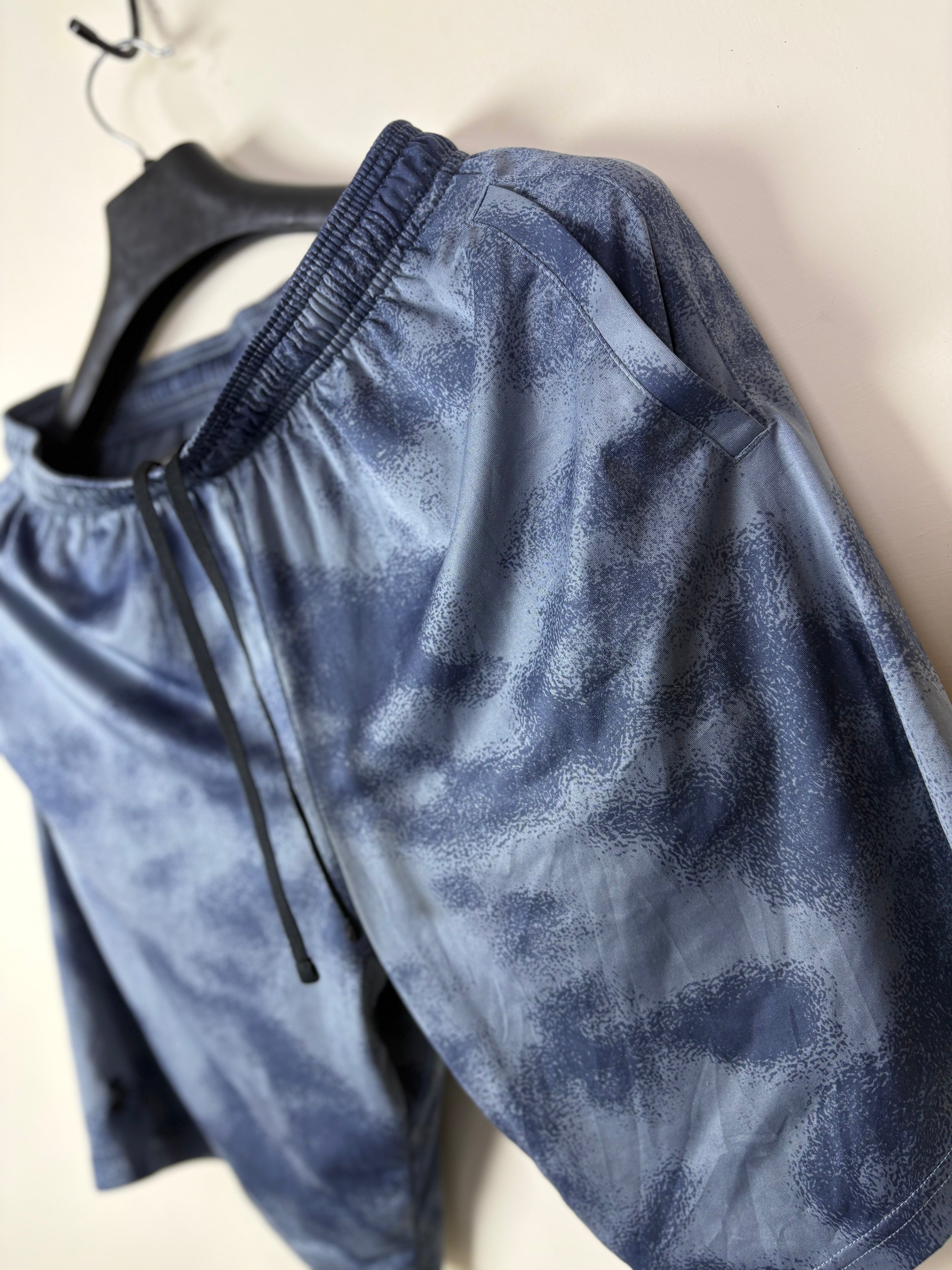 Under Armour Men's Prototype 2.0 Wordmark Cloud Print Shorts - Blue/Grey