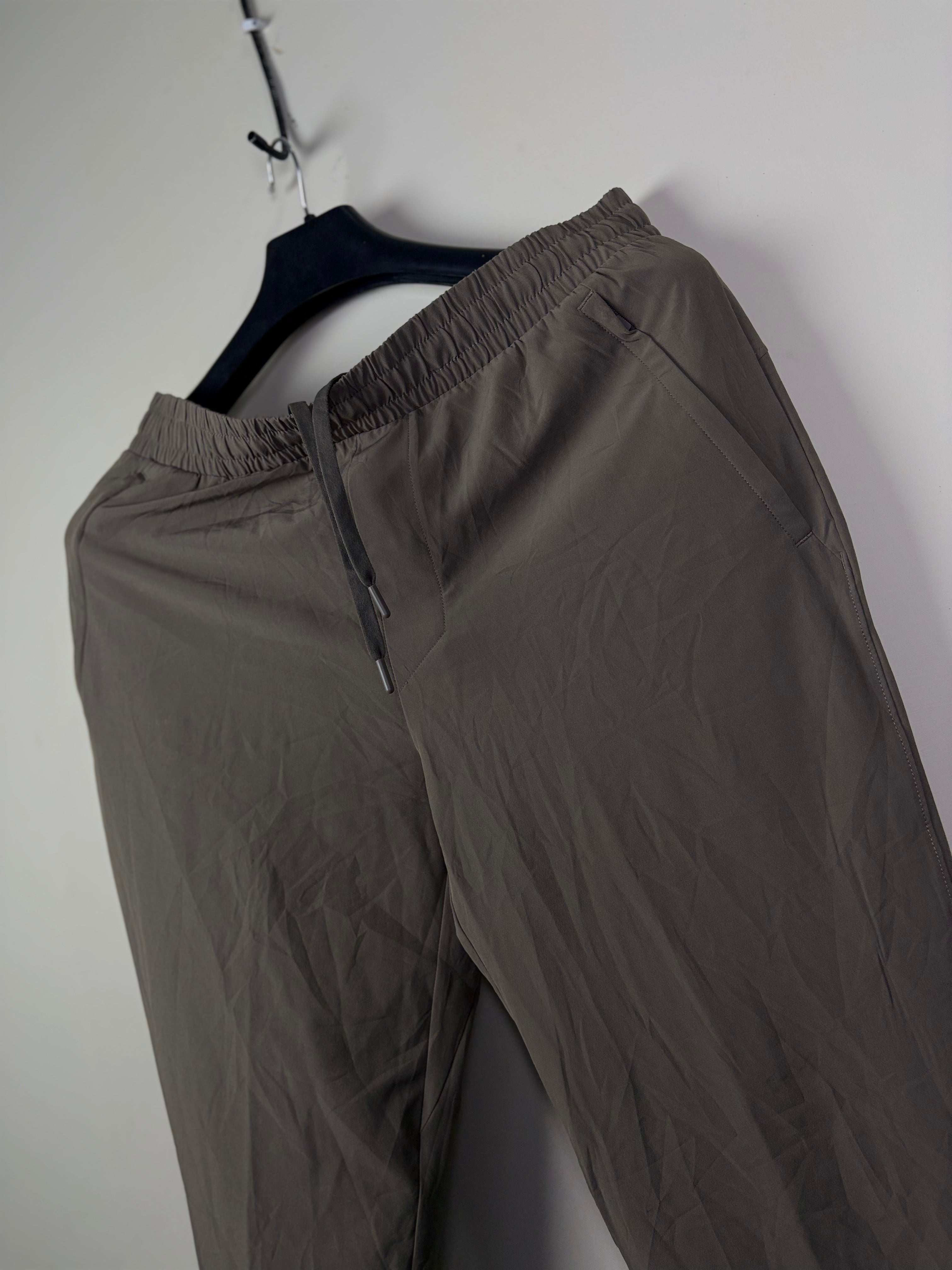 All in Motion Men's Golf Everyday Tapered Chino Pants - Soft Brown