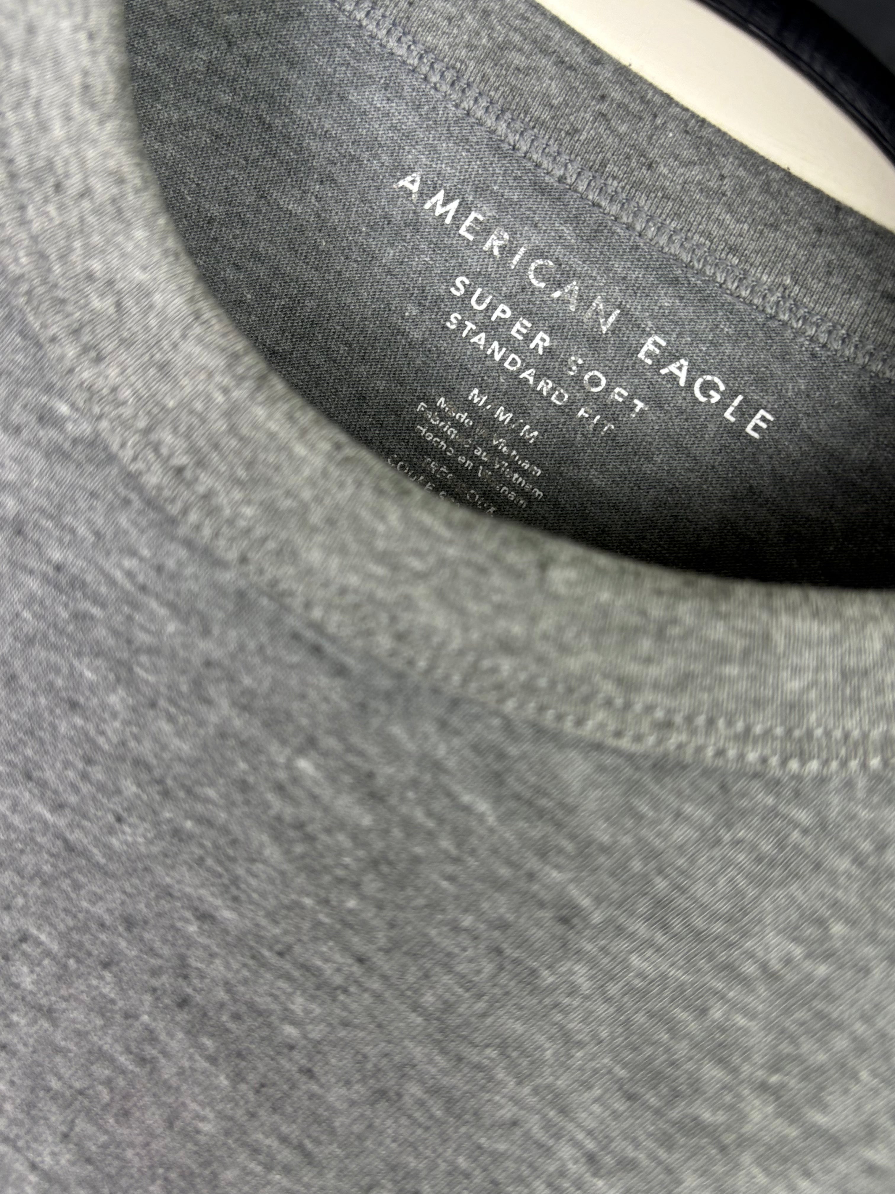 American Eagle Super Soft Standard Fit Graphic T-Shirt Size M