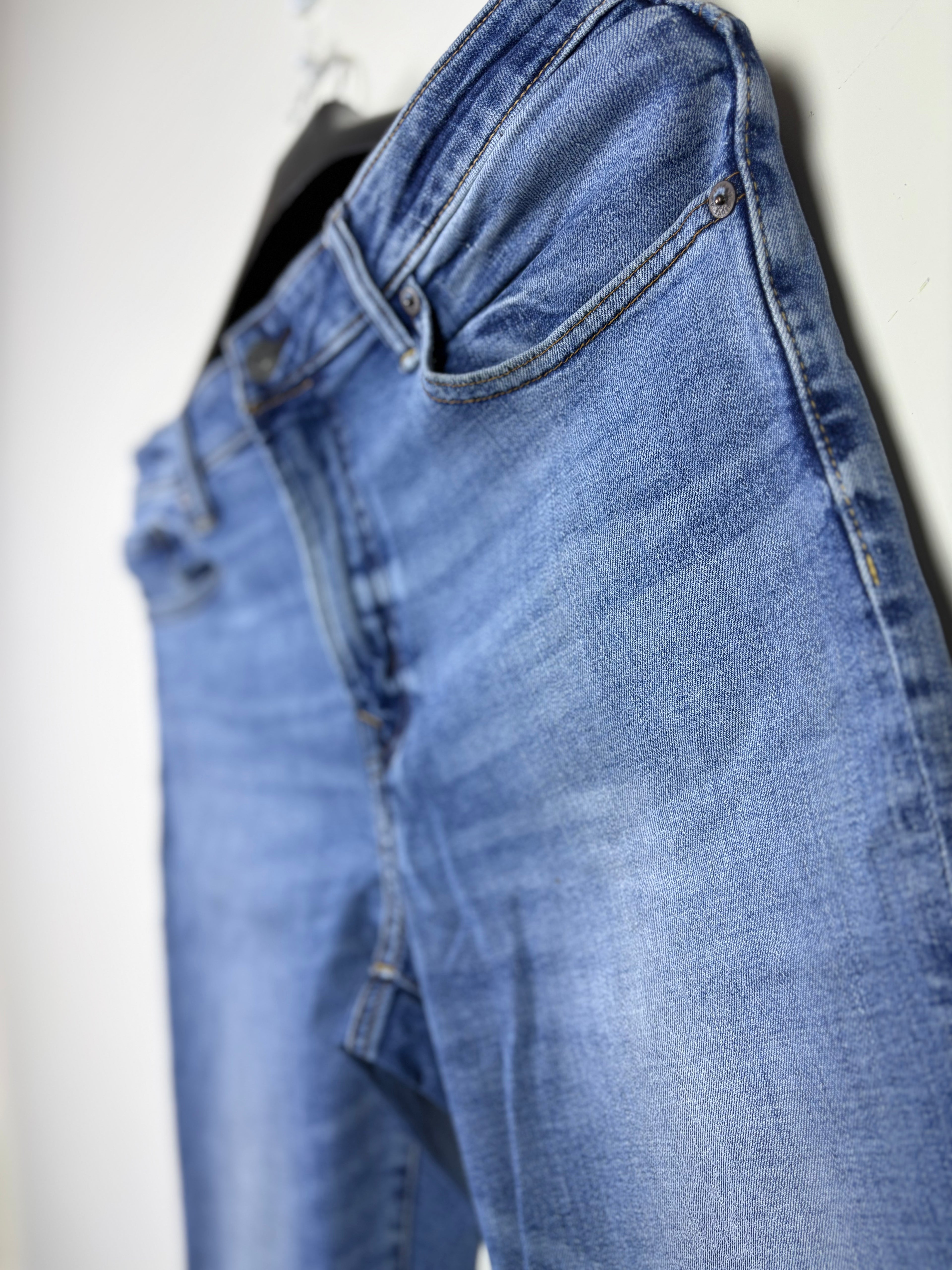 American Eagle Airflex+ Slim Jeans Medium Indigo Wash